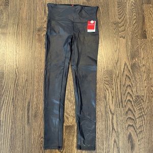 NWT Spanx Faux Leather Leggings in Black, Size Petite Medium, 28” inseam